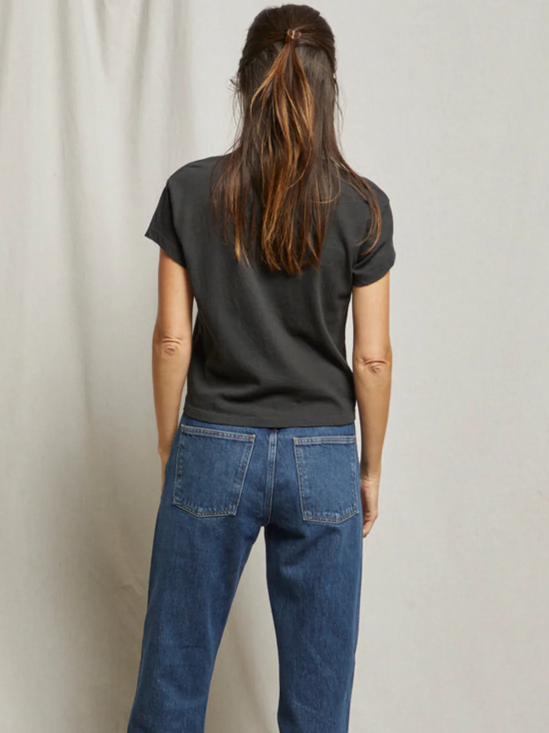 Alanis Recycled Cotton V-Neck - Image 11