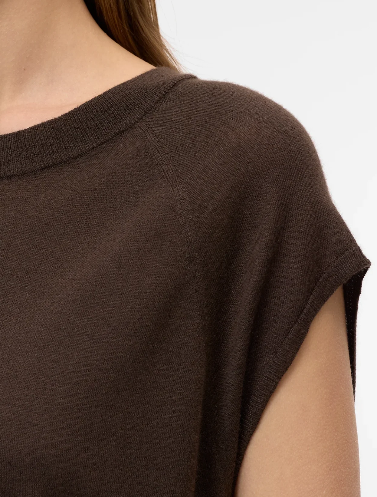 Crew Neck Sleeveless - Image 3