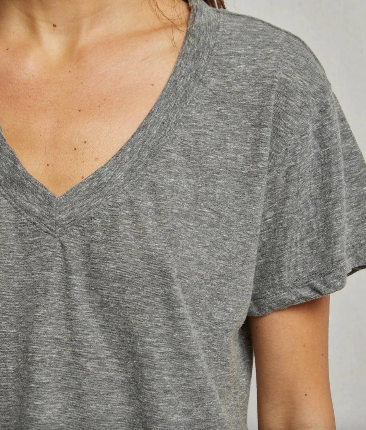 Hendrix Short Sleeve Boxy V-Neck - Image 9