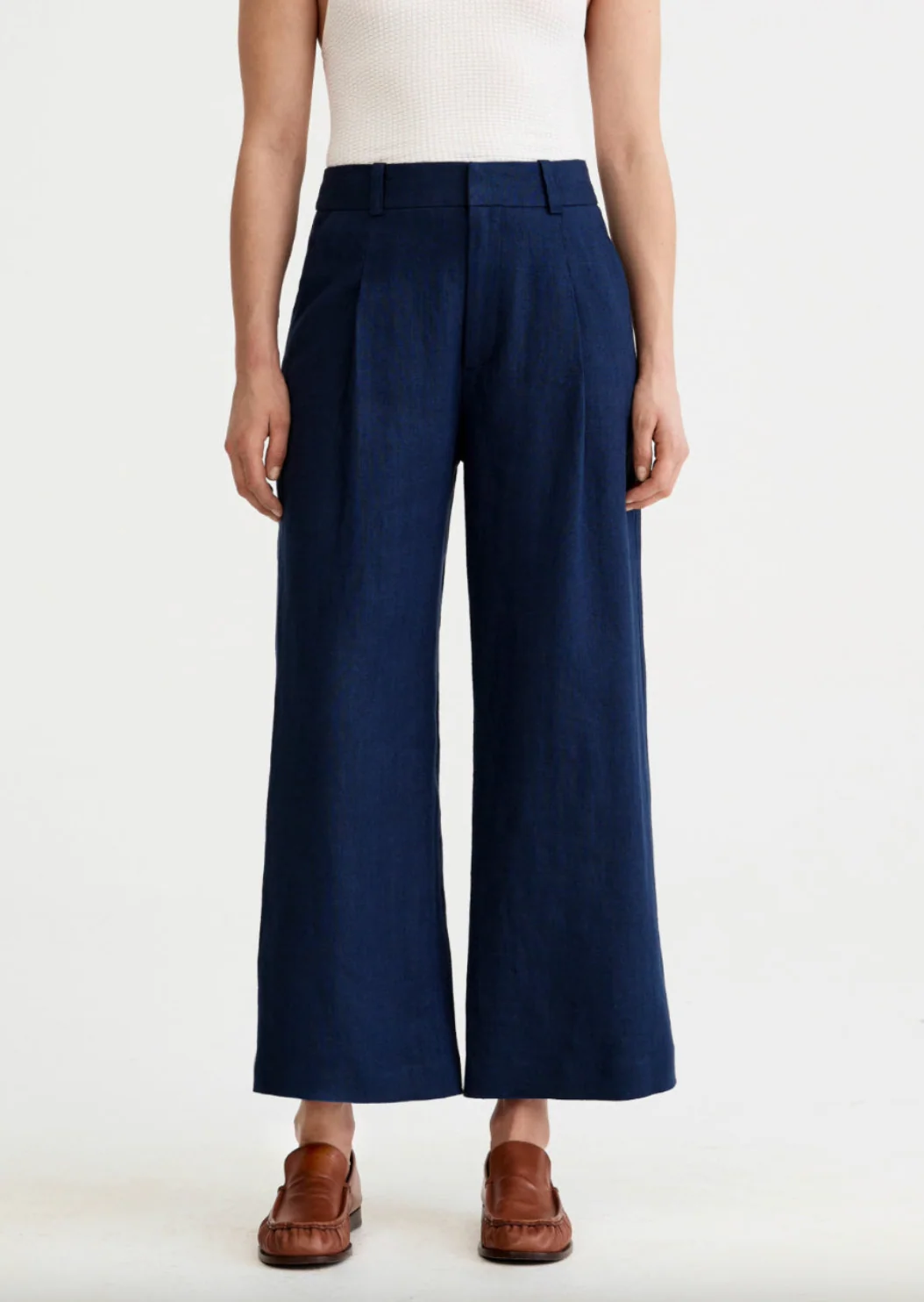 Linen Cropped Pleated Trouser - Image 3