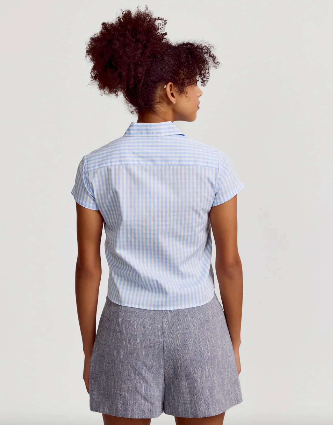 The Boxy Short Sleeve Cropped Shirt - Image 3